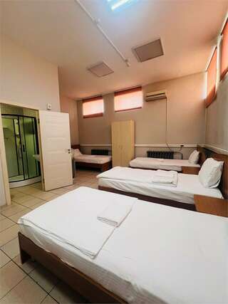 Гостиница Полёт Красноярск 4-х местный номер-1